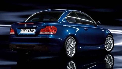 De 1-serie Coup is nog maar net in de verkoop gegaan, maar BMW komt nu al meteen met een M Sportpakket. Wie nog sportiever over wil komen en geen 135i gaat aanschaffen is dit een aantrekkelijk pakket