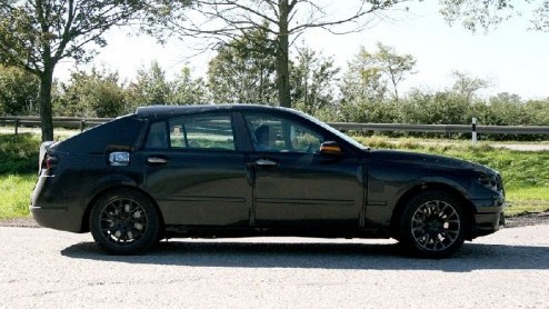 Het loeren naar nieuwe modellen blijft maar doorgaan. Vandaag kunnen we scoops van de Rolls-Royce Coup, BMW V5, Volkswagen Scirocco en Subaru Impreza WRX STi tonen!