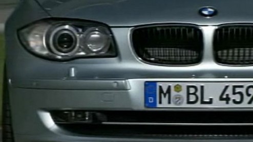 Het heeft even geduurd, maar hij is er dan eindelijk, de driedeurs uitvoering van de BMW 1-serie. BMW heeft er gelijk maar een facelift tegenaan gegooid.