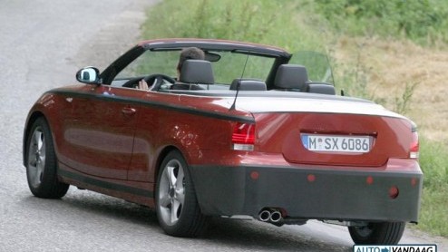 Iedereen weet inmiddels wel dat BMW druk bezig is met het testen van de 1-serie Coup en Cabrio. Van die laatste gaan we steeds meer en meer zien. En ht bewijs dat er ook echt een cabrio van de 1-ser