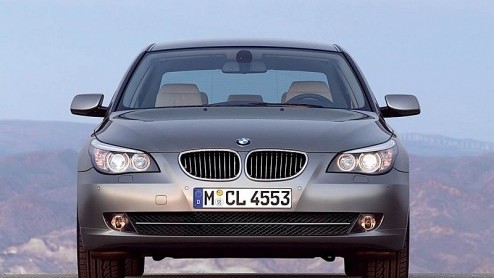 BMW heeft zijn volume model een lichte facelift gegeven, met nadruk op lichte. Je moet dus goed zoeken om de verschillen te kunnen vinden.