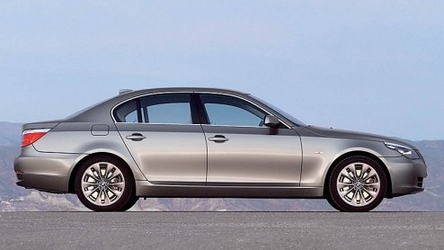 BMW heeft zijn volume model een lichte facelift gegeven, met nadruk op lichte. Je moet dus goed zoeken om de verschillen te kunnen vinden.