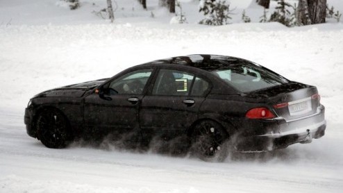 Onze fotografen kwamen in de sneeuw deze 6-serie tegen. Als je heel goed kijkt dan zie je dat het een facelift betreft.