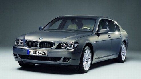 BMW komt met een Exclusive Pack voor de BMW 7 Serie welke een aantal opties bevat die het interieur nog luxer maken. Tegelijkertijd maken de Duitsers de prijzen bekend van de nieuwe X3 en is er een 