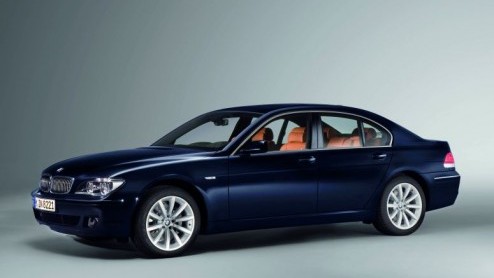 BMW komt met een Exclusive Pack voor de BMW 7 Serie welke een aantal opties bevat die het interieur nog luxer maken. Tegelijkertijd maken de Duitsers de prijzen bekend van de nieuwe X3 en is er een 