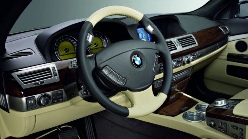 BMW komt met een Exclusive Pack voor de BMW 7 Serie welke een aantal opties bevat die het interieur nog luxer maken. Tegelijkertijd maken de Duitsers de prijzen bekend van de nieuwe X3 en is er een 