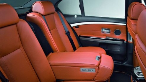 BMW komt met een Exclusive Pack voor de BMW 7 Serie welke een aantal opties bevat die het interieur nog luxer maken. Tegelijkertijd maken de Duitsers de prijzen bekend van de nieuwe X3 en is er een 