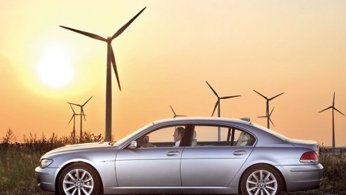 Een 6.0 liter V12 lijkt in de mode te zijn. Was het eerder Audi deze week die een dergelijke motor presenteerde, nu is het BMW die een nieuwe 6.0 liter V12 aan gaat bieden.