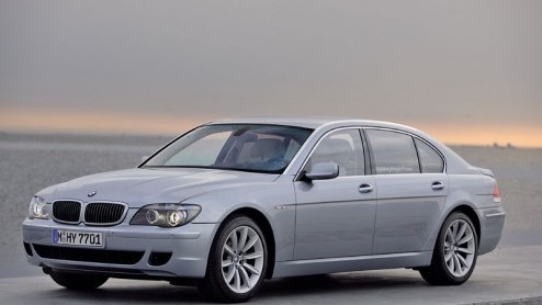 Een 6.0 liter V12 lijkt in de mode te zijn. Was het eerder Audi deze week die een dergelijke motor presenteerde, nu is het BMW die een nieuwe 6.0 liter V12 aan gaat bieden.