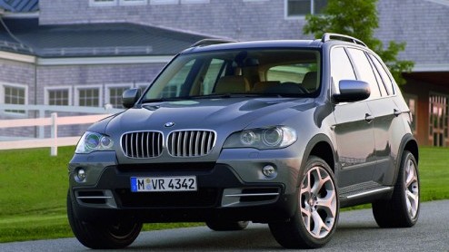 BMW heeft de prijzen van de X5 bekend gemaakt. Er zullen drie motoren beschikbaar zijn.