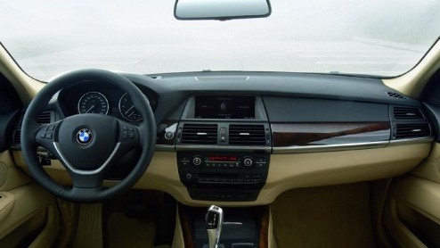 En hier is hij dan, de lang verwachte opvolger voor de grote SUV, of SAV zoals BMW hem zelf noemt, van BMW. Uiterlijk gezien is er op het eerste oog niet heel erg veel veranderd.