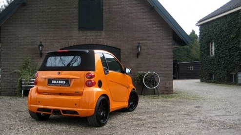 Een liefde voor autos en een zak geld op de bank? Dan wil je gewoon iets bijzonders op de oprit hebben staan. De BRABUS Ultimate 112 s bijzonder. Een smart die flink onder handen is genomen door een