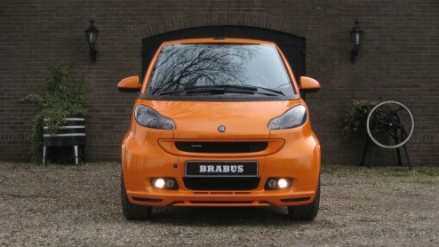 Een liefde voor autos en een zak geld op de bank? Dan wil je gewoon iets bijzonders op de oprit hebben staan. De BRABUS Ultimate 112 s bijzonder. Een smart die flink onder handen is genomen door een