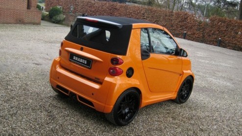 Een liefde voor autos en een zak geld op de bank? Dan wil je gewoon iets bijzonders op de oprit hebben staan. De BRABUS Ultimate 112 s bijzonder. Een smart die flink onder handen is genomen door een