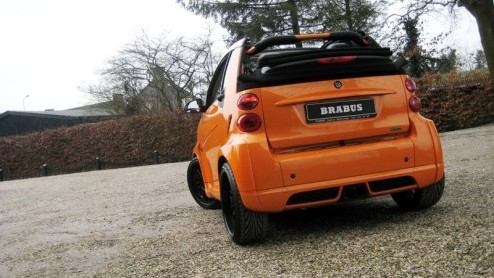 Een liefde voor autos en een zak geld op de bank? Dan wil je gewoon iets bijzonders op de oprit hebben staan. De BRABUS Ultimate 112 s bijzonder. Een smart die flink onder handen is genomen door een