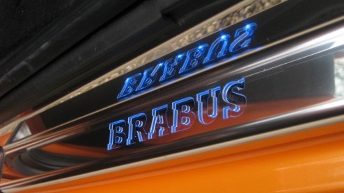 Een liefde voor autos en een zak geld op de bank? Dan wil je gewoon iets bijzonders op de oprit hebben staan. De BRABUS Ultimate 112 s bijzonder. Een smart die flink onder handen is genomen door een