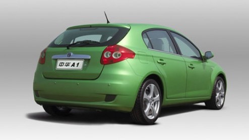 Alhoewel het Chinese automerk Brilliance in Europa het niet voor de wind gaat, introduceert het merk een compacte hatchback, de BS2. Hij werd getoond op de IAA Frankfurt en moet in de loop van volgend