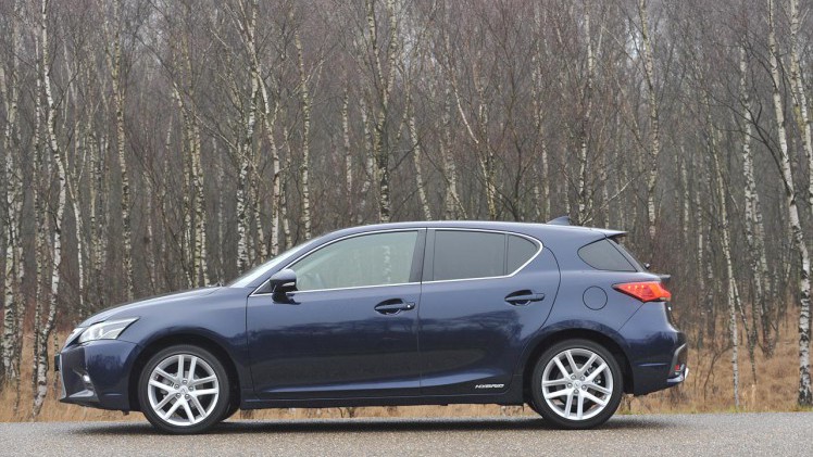 Lexus geeft de CT 200h nog een keer een facelift om het model nog even actueel te houden.