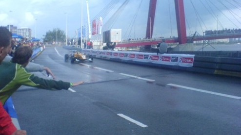 Zondag 20 augustus was de dag dat autoraceminnend Nederland zijn hart op kon halen in Rotterdam bij de Bavaria City Racing. Autovandaag was aanwezig op dit racespektakel en heeft speciaal voor jullie 