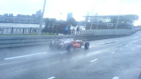 Zondag 20 augustus was de dag dat autoraceminnend Nederland zijn hart op kon halen in Rotterdam bij de Bavaria City Racing. Autovandaag was aanwezig op dit racespektakel en heeft speciaal voor jullie 
