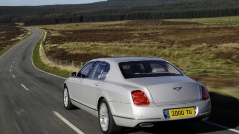 Nadat bekend werd dat sportwagenmerk Porsche zich aan een diesel gaat wagen, zijn nu alle ogen gericht op Bentley. De CEO van het luxueuze merk onthulde in een Duits automagazine een diesel in overweg