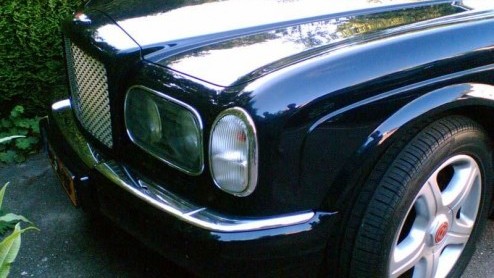 Ronnie heeft onze mailbox vol doen stromen met fotos van speciale autos die hij op straat tegen kwam. Hij heeft er een neusje voor lijkt het wel. Ronnie bedankt hiervoor!
