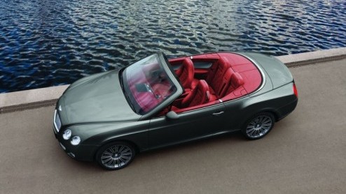Bentley is weer een model rijker, en wel de Continental GTC Speed. Deze gracieuze Brit met nog meer pit profiteert meteen van de facelift die het merk bij de andere modellen heeft doorgevoerd.