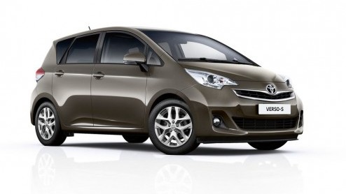 Toyota heeft de Verso-S van een bescheiden facelift voorzien. De makeover is in lijn met Toyotas Keen Look-designfilosofie, ingezet met de vernieuwde Auris in 2012.