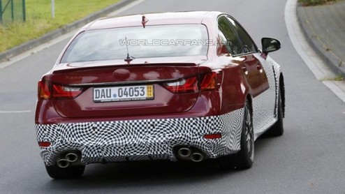 Lexus gaat ook een super sportieve variant bouwen van de GS. De GS-F werd betrapt tijdens testwerkzaamheden op de Nordschleife van de Nrburgring.