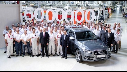 Audi quattro werd geintroduceerd in 1980 en heeft inmiddels zes miljoen Audi's met quattro vierwielaandrijving verkocht. Inmiddels is bijna de helft van de nieuwe Audi's permanent vierwielaangedreven.