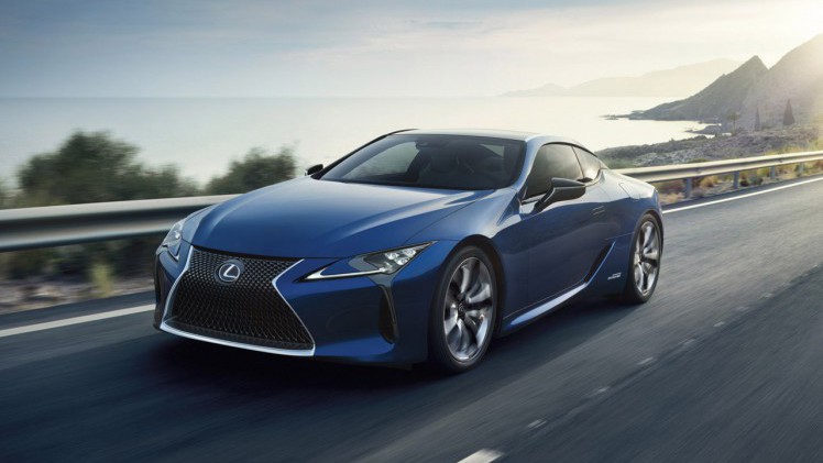 Lexus levert een zeer bijzondere, intens blauwe lak op een speciale editie van de LC 500h.