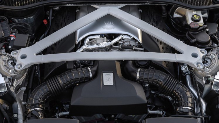 Naast de bestaande V12 lanceert Aston Martin een 4 liter biturbo V8 in de DB11.