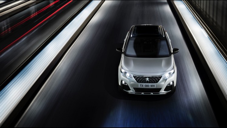 Peugeot 3008 GT en GT Line stellen zich voor. Ze komen in oktober 2016 op de markt net als de andere uitvoeringen van de nieuwe SUV.