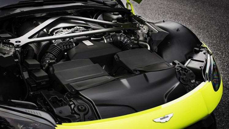 Aston Martin presenteert de nieuwe Vantage coup die in het voorjaar van 2018 leverbaar zal zijn.