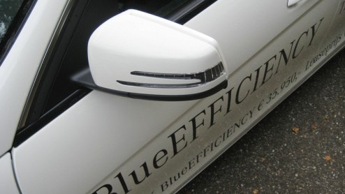 Mercedes introduceerde vorig jaar de nieuwe C-Klasse. Een Benz die meer dynamiek uitstraalt dan voorheen, maar ook zijn comfortabele kanten kent. Onlangs werd het gamma uitgebreid met BlueEFFICIENCY-u