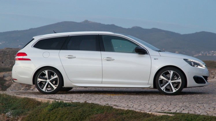 Ook weer 14% bijtelling voor Peugeot 308 SW in 2015 dankzij verlaagde CO2-uitstoot van de Blue Lease Pack uitvoeringen.