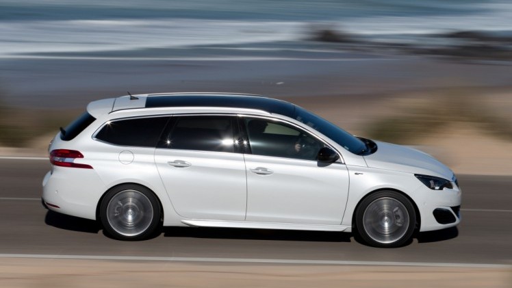 Ook weer 14% bijtelling voor Peugeot 308 SW in 2015 dankzij verlaagde CO2-uitstoot van de Blue Lease Pack uitvoeringen.