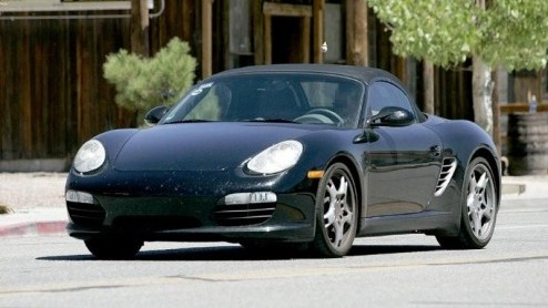 Nog meer spionage rond Porsche. Zowel voor de Cayman als de Boxter kunnen we een lichte opfrisser tegemoet zien. Beide sportwagens werden gespot in de Noord-Amerikaanse woestijn.
