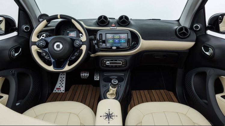 Brabus maakt een topversie van de Smart fortwo cabrio samen met jachtenbouwer Sunseeker.