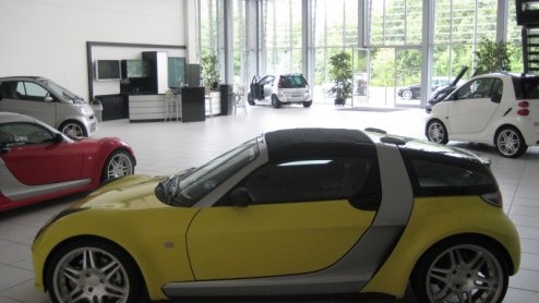 Eind vorige week werd door een aantal leden van smartforum.nl een 'BRABUSmeeting' in het Duitse Bottrop georganiseerd. Die dag stond een rondleiding bij BRABUS op het programma, waarin de smartliefheb