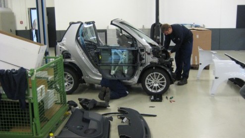 Eind vorige week werd door een aantal leden van smartforum.nl een 'BRABUSmeeting' in het Duitse Bottrop georganiseerd. Die dag stond een rondleiding bij BRABUS op het programma, waarin de smartliefheb