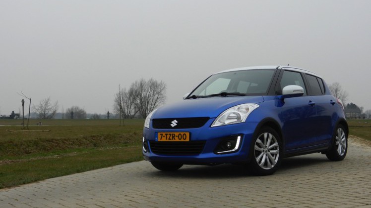AutoVandaag rijdt met de Suzuki Swift om het werkelijke verbruik van de auto te vergelijken met andere Suzuki-rijders via de gratis Verbruiks-app.