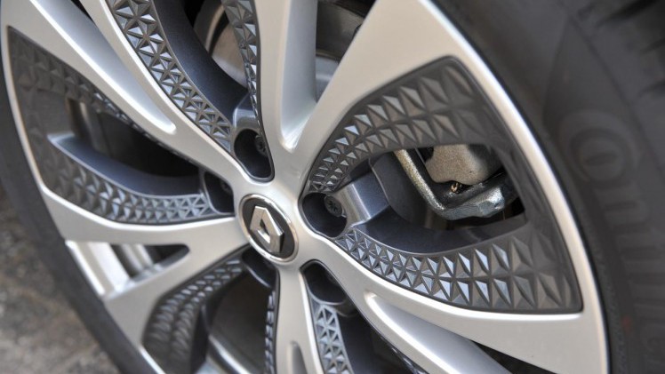 Renault levert drie nieuwe benzinemotoren in de Scnic, nu ook met automaat.