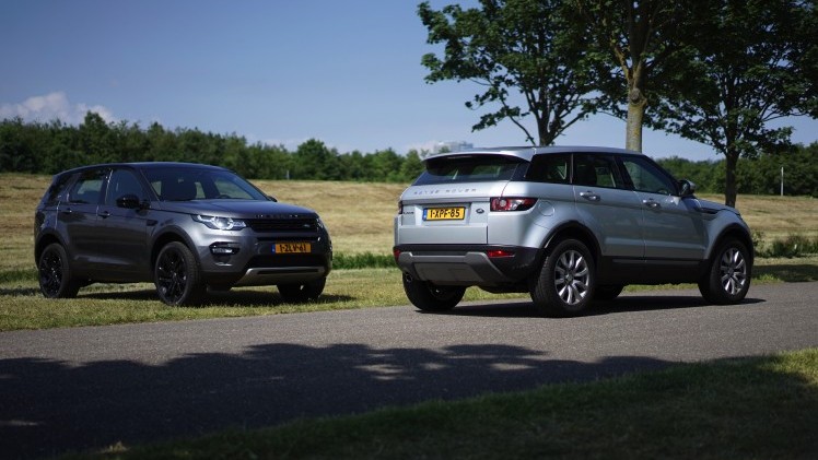Getekend door dezelfde man, aangedreven door dezelfde motoren en gebouwd op hetzelfde platform. De Land Rover Discovery Sport en de Range Rover Evoque zijn ook nog eens vergelijkbaar geprijsd.