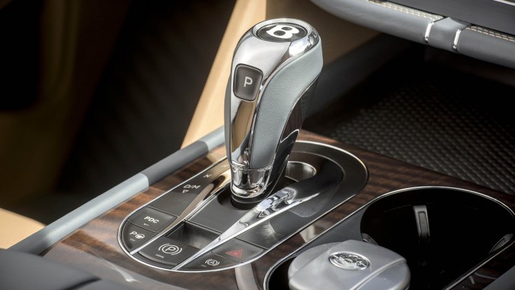 Bentley Bentayga diesel met 4.0 TDI V8, voorzien van elektrische turbo. De superdiesel wordt ook gelepeld in de Audi SQ7.