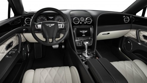 Bentley heeft de V8-versie van de Flying Spur opgenomen in de prijslijst. Het kleine broertje van de W12 maakte onlangs zijn debuut op de Autosalon van Genve.