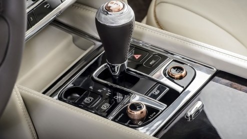 Op de Beijing Motor Show later deze maand presenteert Bentley de Hybrid Concept. De plug-in hybride lijkt een reguliere Mulsanne,maar heeft van binnen heuse plug-in techniek aan boord.