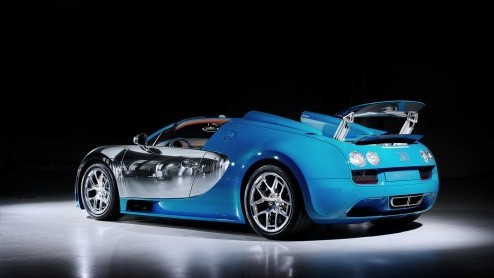 Op de Dubai Motor Show heeft Bugatti wederom een special edition van de Veyron gepresenteerd. De Veyron Meo Constantini is de derde variant in de speciale Les Legendes de Bugatti serie.