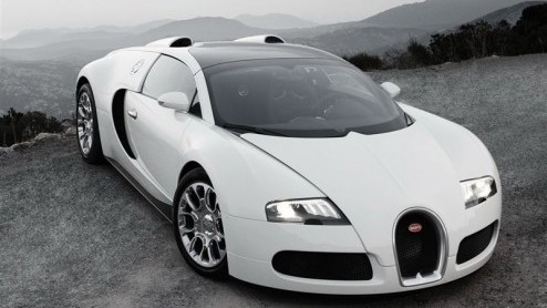 Wil je razendsnel met de wind in de haren van A naar B, en heb je een smak geld beschikbaar? Dan is de Bugatti Veyron Grand Sport het antwoord. Met 1001 pk en een sprint van 0 tot 100 in 2.7 seconden 