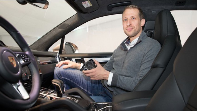 Porsche liet specialist Burmester speciaal voor de nieuwe Panamera en Cayenne een 3D sound systeem ontwikkelen.
